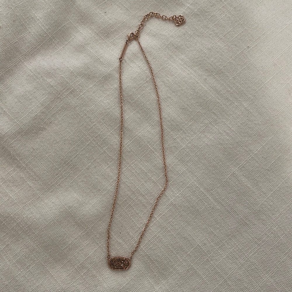 Rose gold Kendra Scott necklace